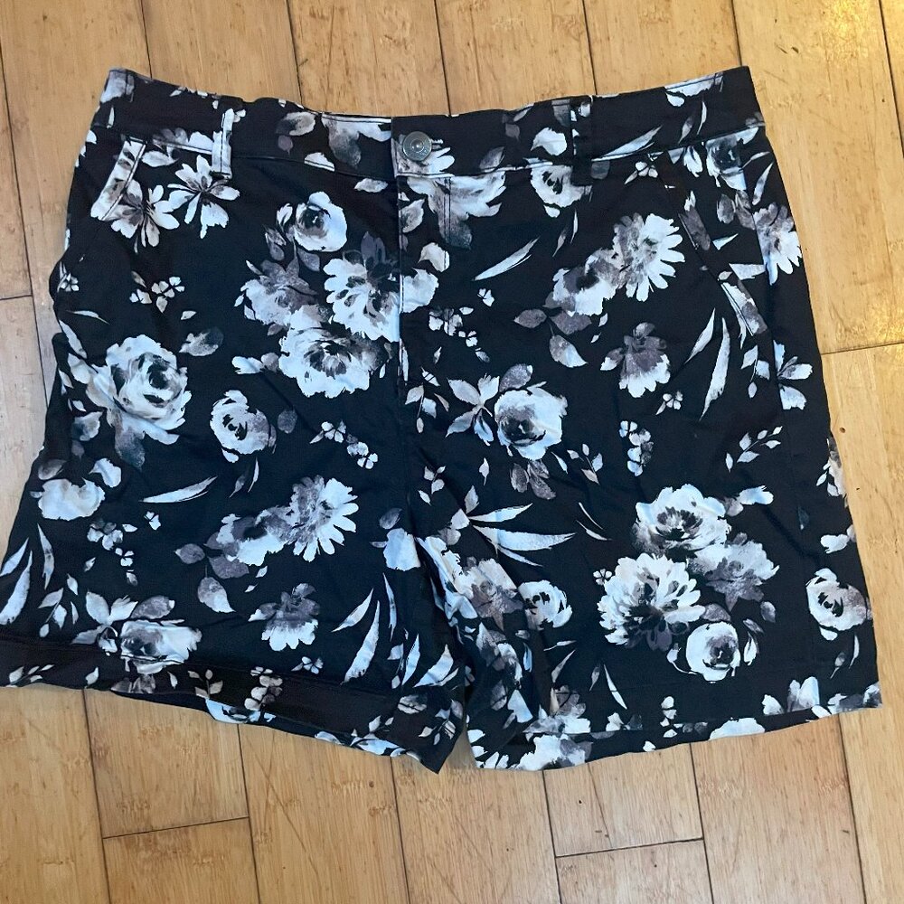 Gloria Vanderbilt shorts